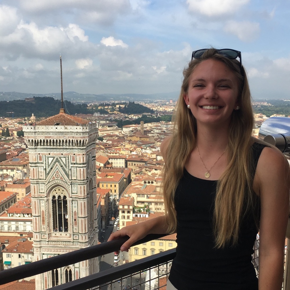 Meet your Posher, Lauren